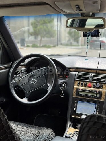 Mercedes E 230 1996, 490,000 km - 2.3 л - Bakı