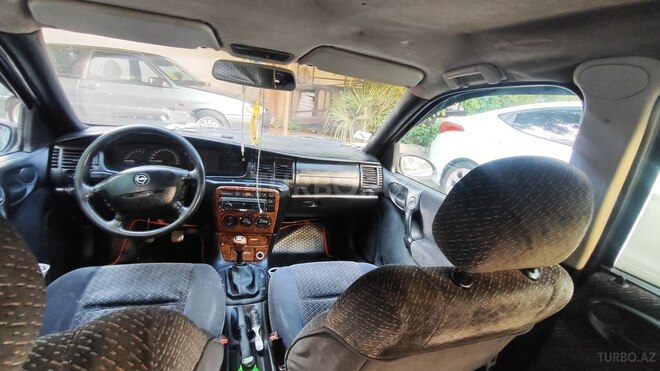 Opel Vectra 1997, 250,000 km - 2.0 l - Bakı