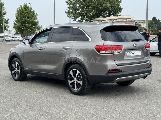 Kia Sorento-8