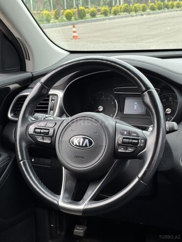 Kia Sorento-13