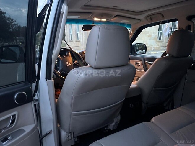 Mitsubishi Pajero 2011, 296,761 km - 3.5 l - Ağsu