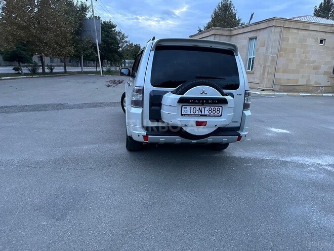 Mitsubishi Pajero 2011, 296,761 km - 3.5 l - Ağsu