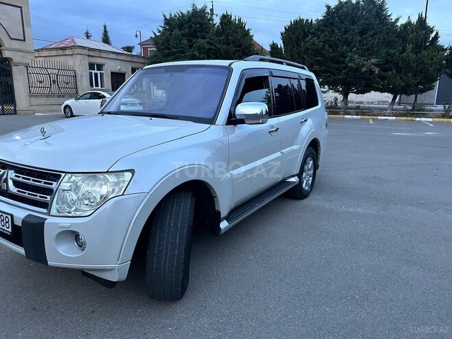 Mitsubishi Pajero 2011, 296,761 km - 3.5 l - Ağsu