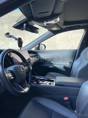 Lexus RX 350h 2023, 31,000 km - 2.5 l - Bakı