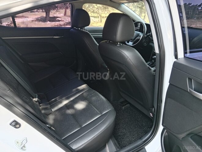 Hyundai Avante 2016, 225,000 km - 1.6 l - Bakı