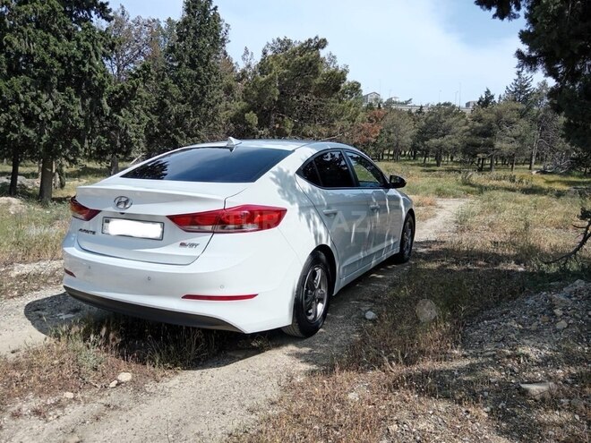 Hyundai Avante 2016, 225,000 km - 1.6 l - Bakı