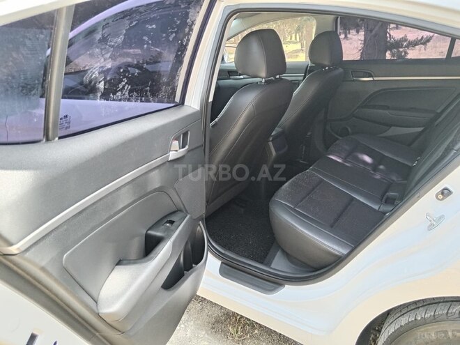 Hyundai Avante 2016, 225,000 km - 1.6 l - Bakı
