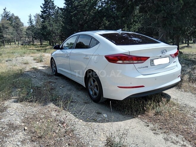 Hyundai Avante 2016, 225,000 km - 1.6 l - Bakı