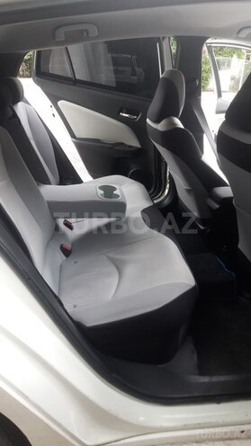Toyota Prius 2018, 129,900 km - 1.8 l - Bakı
