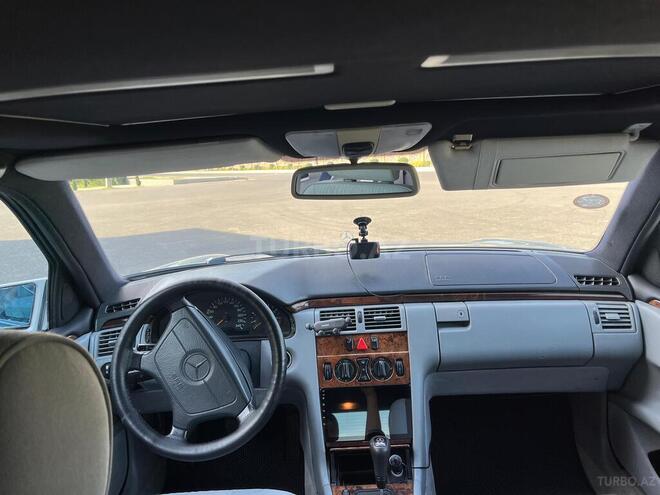Mercedes E 240 1998, 334,000 km - 2.4 l - Balakən