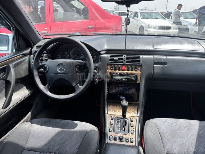 Mercedes E 230 1996, 323,000 km - 2.3 l - Bakı
