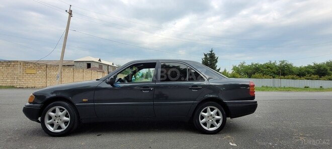 Mercedes C 180 1994, 324,582 km - 1.8 l - Zaqatala