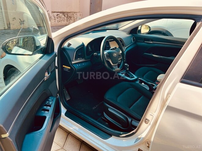 Hyundai Elantra 2016, 226,000 km - 2.0 л - Bakı