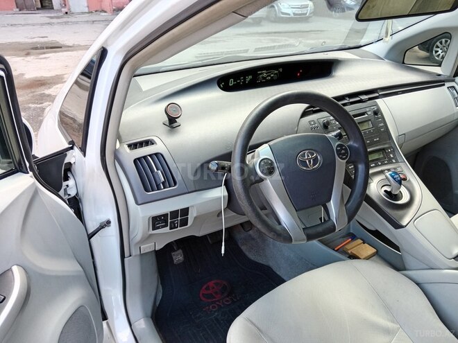 Toyota Prius 2011, 190,000 km - 1.8 l - Bakı