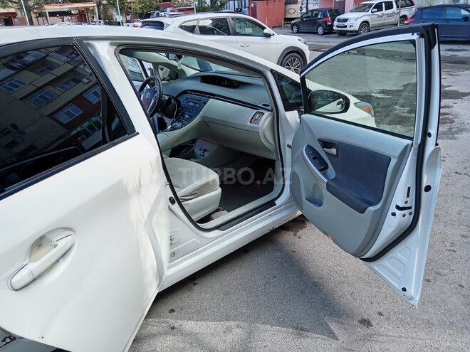 Toyota Prius 2011, 190,000 km - 1.8 l - Bakı