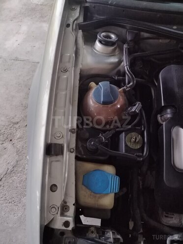 Volkswagen Golf 1998, 235,000 km - 1.8 l - Kürdəmir
