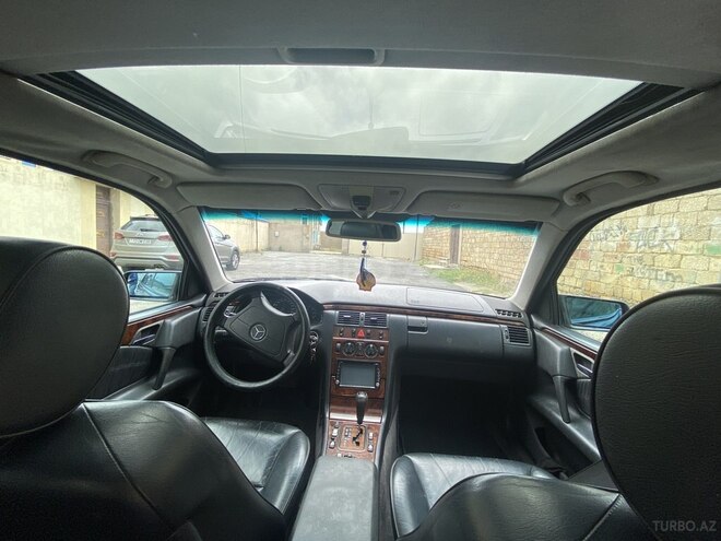 Mercedes E 240 1999, 360,000 km - 2.4 l - Bakı