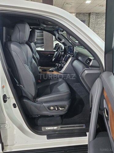 Lexus LX 600-8
