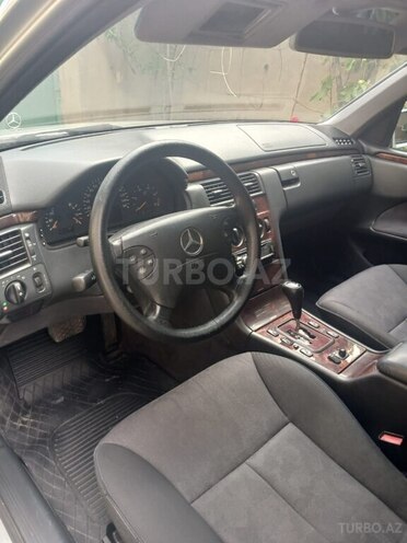 Mercedes E 220 d 2001, 220,000 km - 2.2 l - Bakı