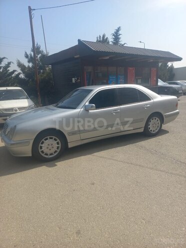 Mercedes E 220 d 2001, 220,000 km - 2.2 l - Bakı