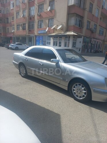 Mercedes E 220 d 2001, 220,000 km - 2.2 l - Bakı