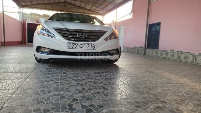 Hyundai Sonata 2014, 167,000 km - 2.0 l - Salyan