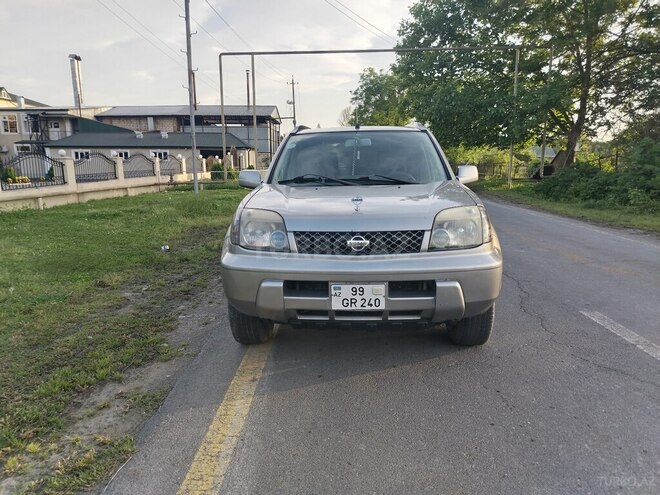 Nissan X-Trail 2000, 240,000 km - 2.0 l - Qax