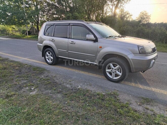 Nissan X-Trail 2000, 240,000 km - 2.0 l - Qax