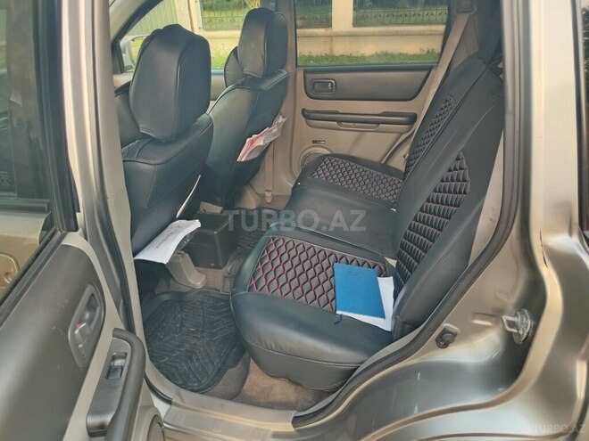 Nissan X-Trail 2000, 240,000 km - 2.0 l - Qax