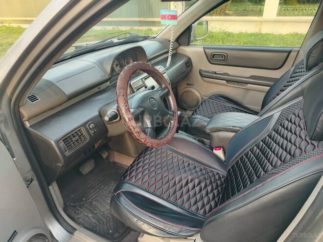 Nissan X-Trail 2000, 240,000 km - 2.0 l - Qax
