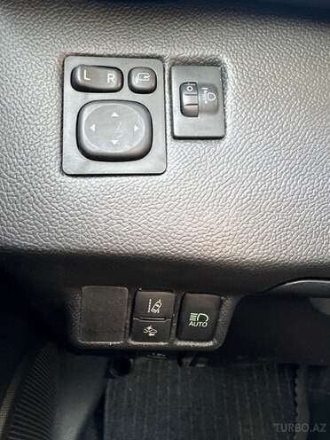 Toyota Aqua-11