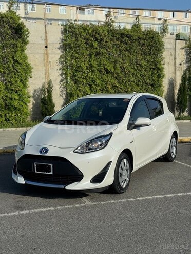 Toyota Aqua-1