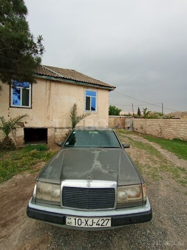 Mercedes E 220 d 1990, 250,000 km - 2.2 l - Saatlı
