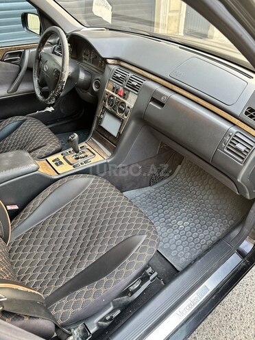 Mercedes E 200 2000, 361,000 km - 2.0 l - Bakı