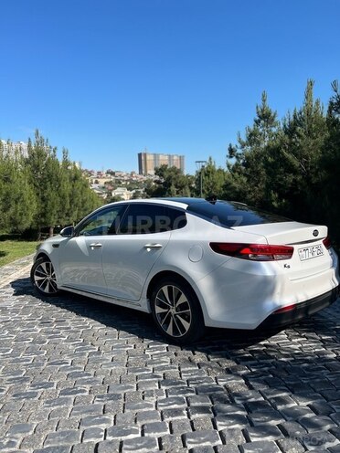 Kia K5-4