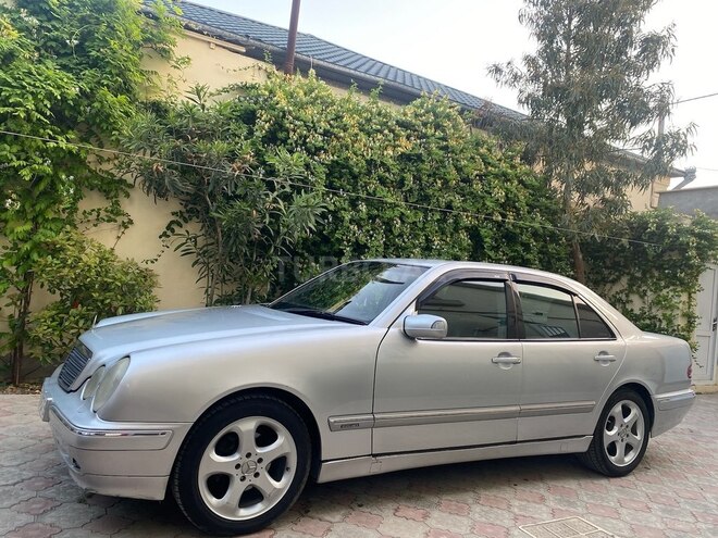 Mercedes E 240 1999, 389,000 km - 2.4 l - Bakı