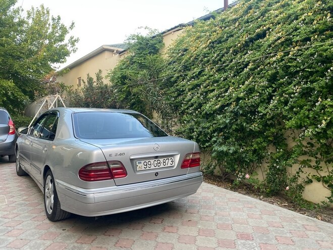 Mercedes E 240 1999, 389,000 km - 2.4 l - Bakı