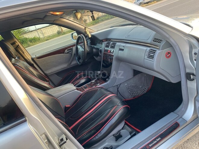 Mercedes E 240 1999, 389,000 km - 2.4 l - Bakı