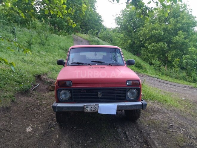 LADA (VAZ) Niva 1996, 755,000 km - 1.7 l - Lerik