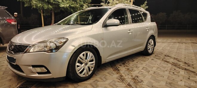 Kia Ceed 2010, 330,000 km - 1.6 л - Şirvan
