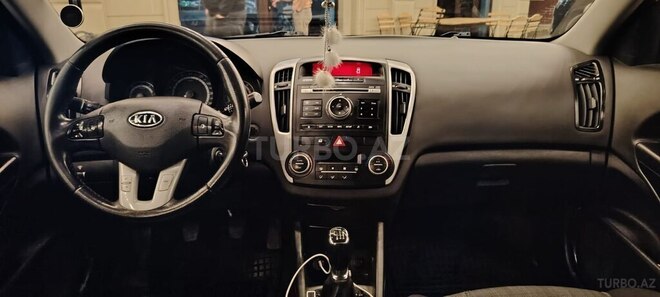 Kia Ceed 2010, 330,000 km - 1.6 л - Şirvan