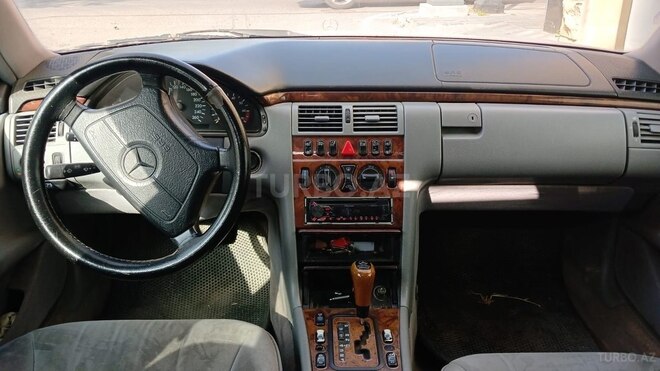 Mercedes E 280 1998, 380,000 km - 2.8 l - Bakı