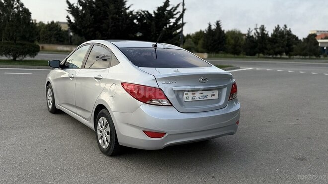 Hyundai Accent 2015, 175,000 km - 1.6 л - Bakı