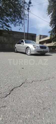 Mercedes E 260 2003, 300,000 km - 2.6 l - Quba