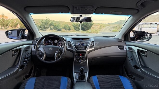 Hyundai Elantra 2015, 241,402 km - 1.8 l - Bakı