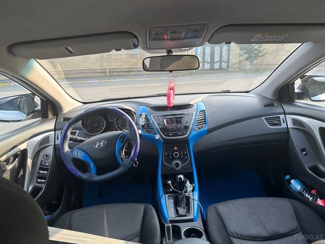 Hyundai Elantra 2015, 220,000 km - 1.6 l - Bakı