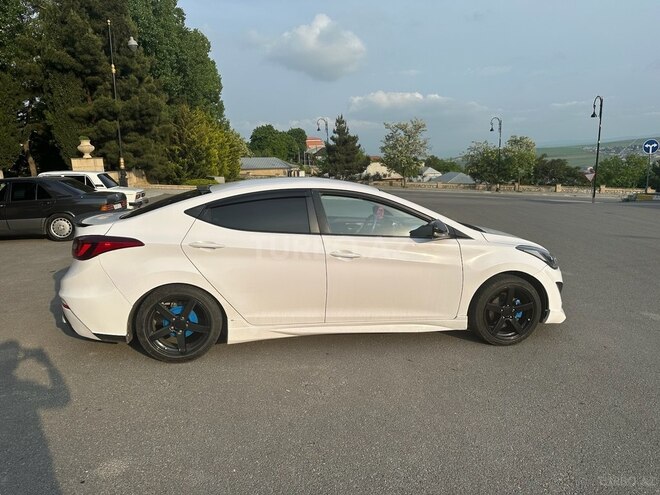 Hyundai Elantra 2015, 220,000 km - 1.6 l - Bakı