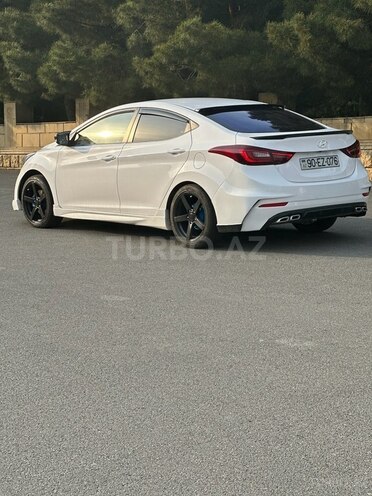 Hyundai Elantra 2015, 220,000 km - 1.6 l - Bakı