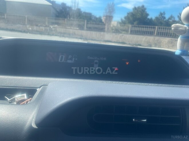 Toyota Prius C 2015, 169,000 km - 1.5 l - Bakı
