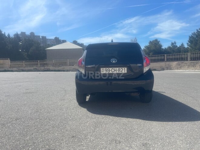 Toyota Prius C 2015, 169,000 km - 1.5 l - Bakı